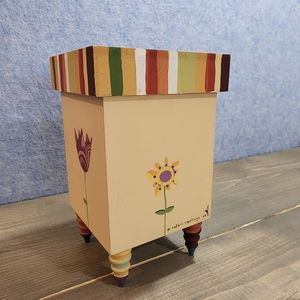 Hand painted & signed wooden box by Robin Rawlings from Natural Life. 🌸